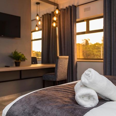 N1 Hotel Rotten Row Harare Bagian luar foto