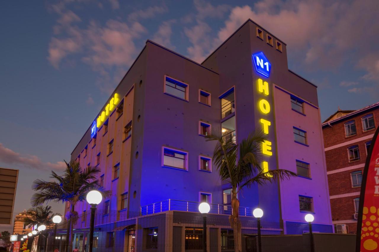 N1 Hotel Rotten Row Harare Bagian luar foto