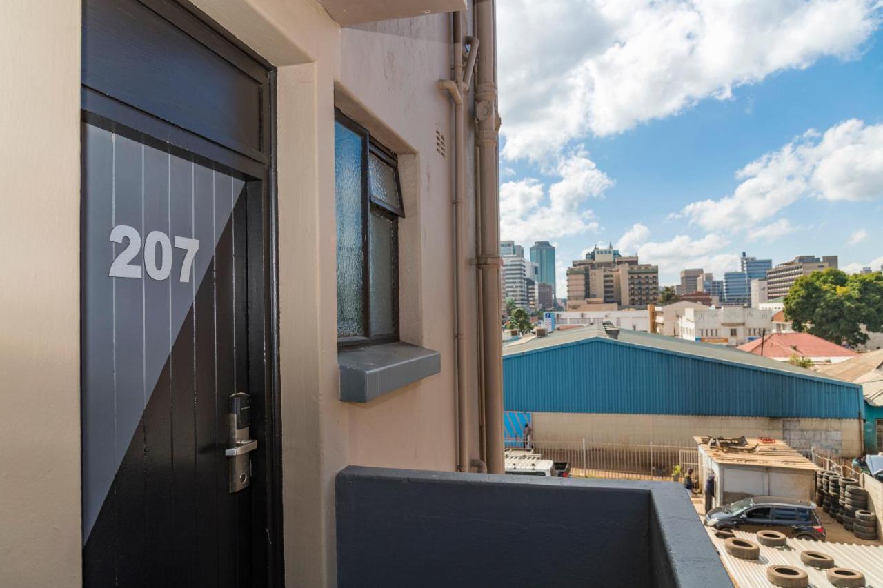 N1 Hotel Rotten Row Harare Bagian luar foto