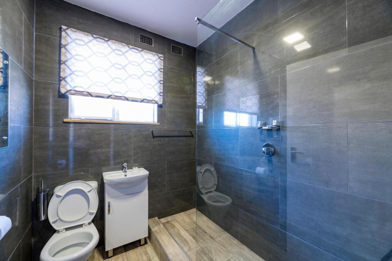 N1 Hotel Rotten Row Harare Bagian luar foto