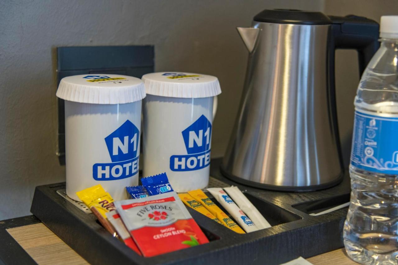 N1 Hotel Rotten Row Harare Bagian luar foto