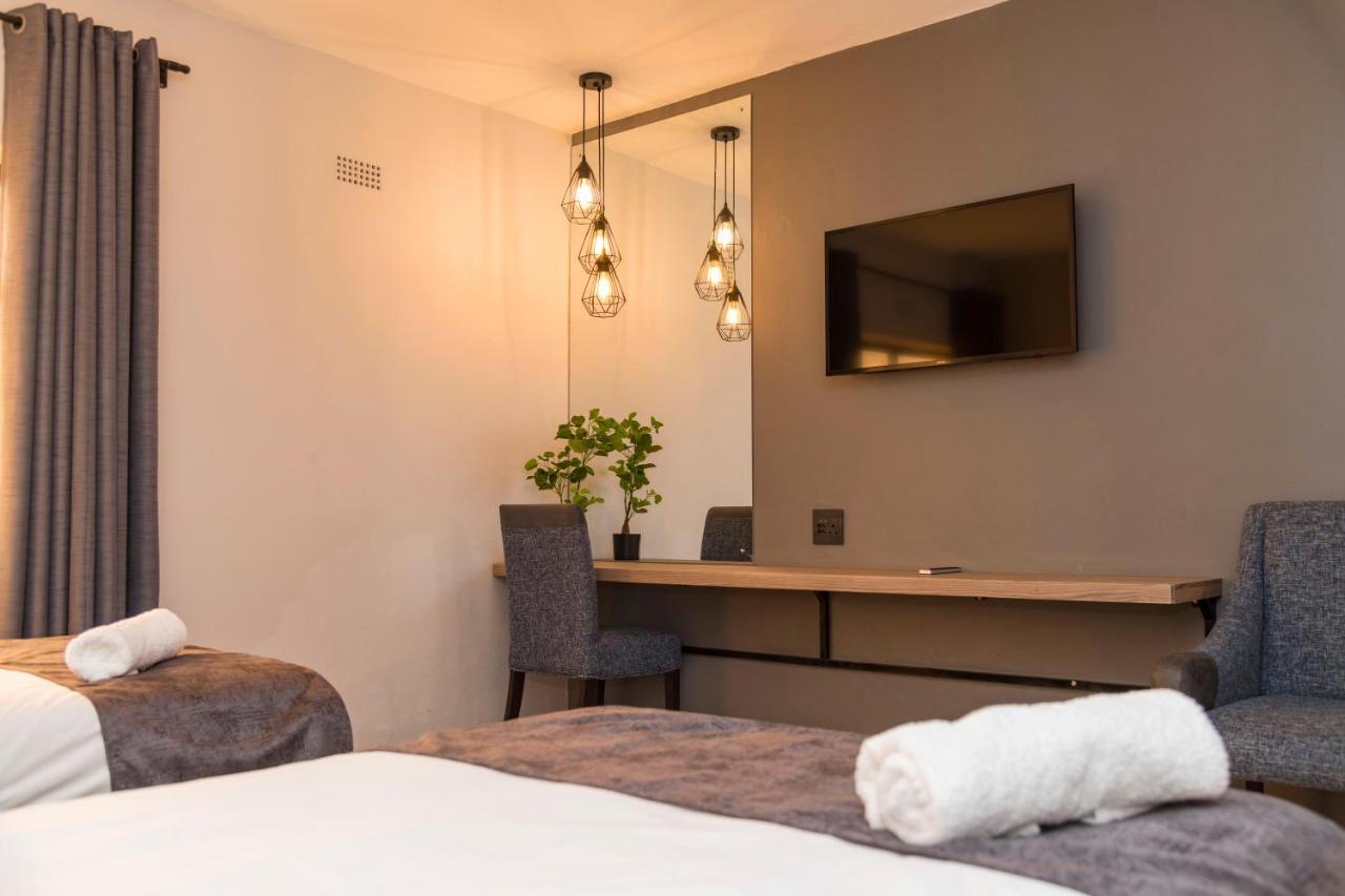 N1 Hotel Rotten Row Harare Bagian luar foto