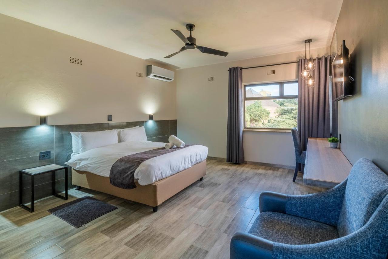 N1 Hotel Rotten Row Harare Bagian luar foto